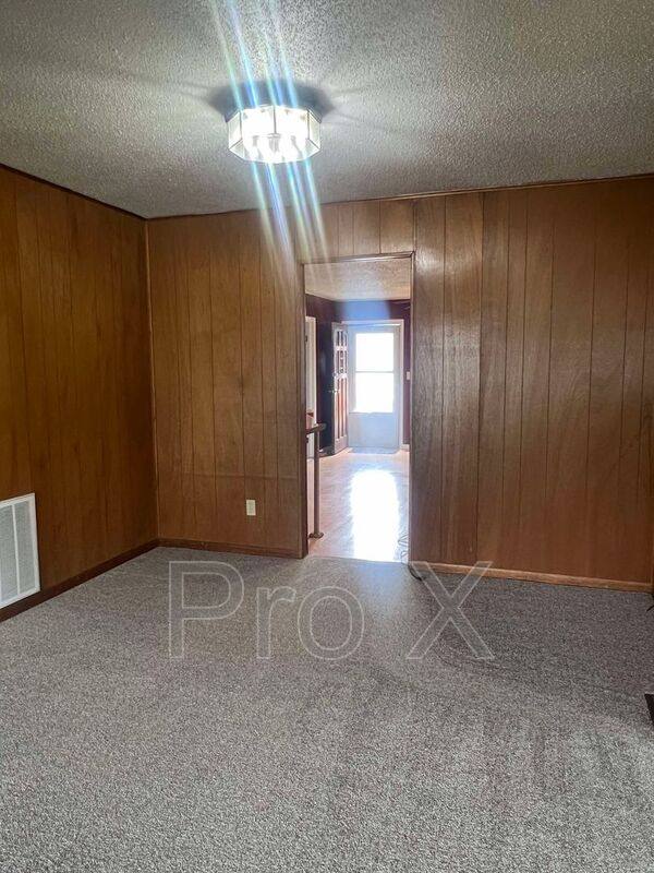 House for rent at 214 S Tom St, Webb City, MO 64870