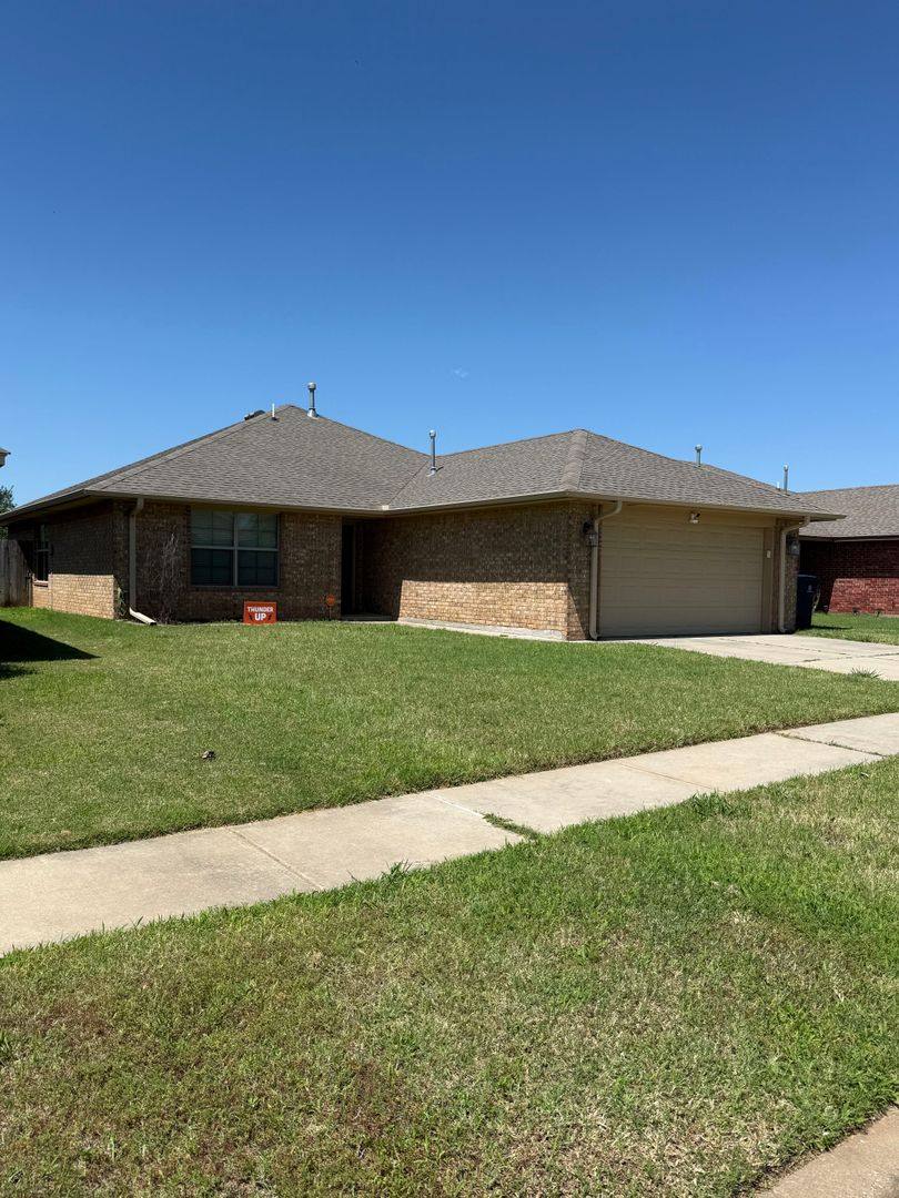 House for rent at 8041 Waters Edge Way, Oklahoma City, OK 73135