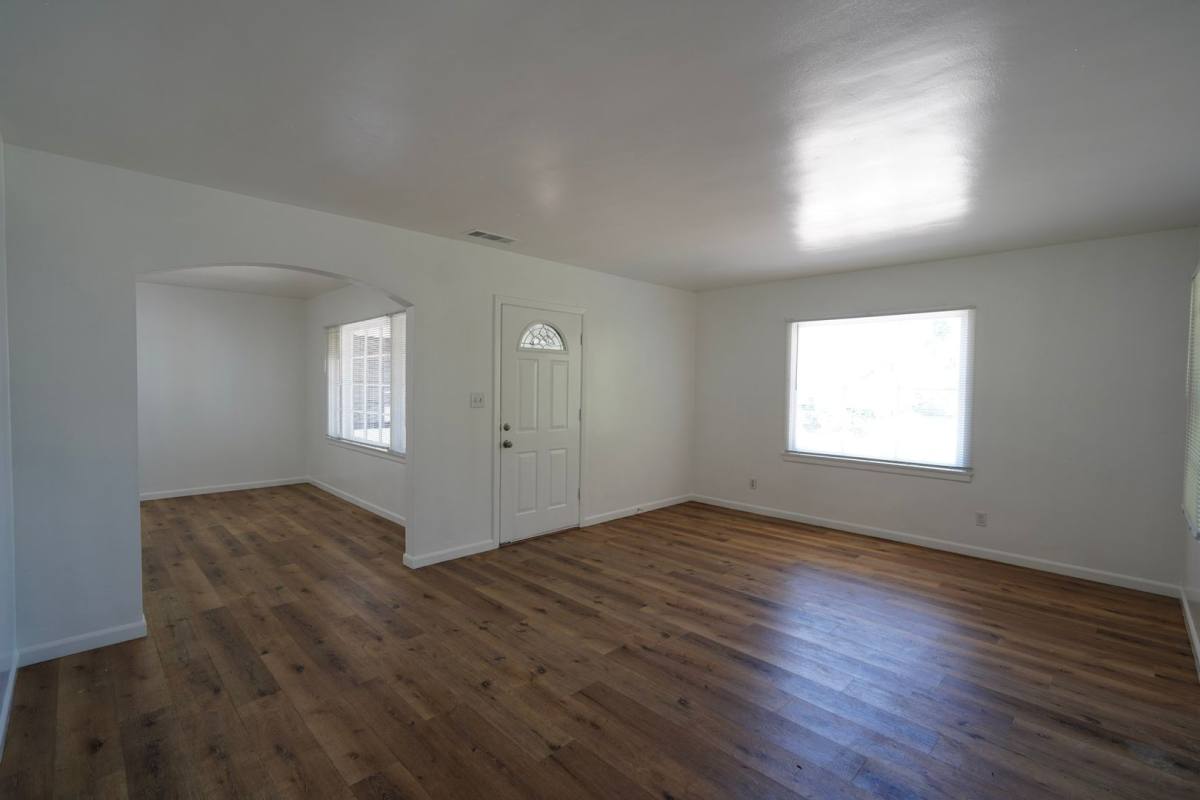 Apartment for rent at 604 W 10th St, Corona, CA 92882