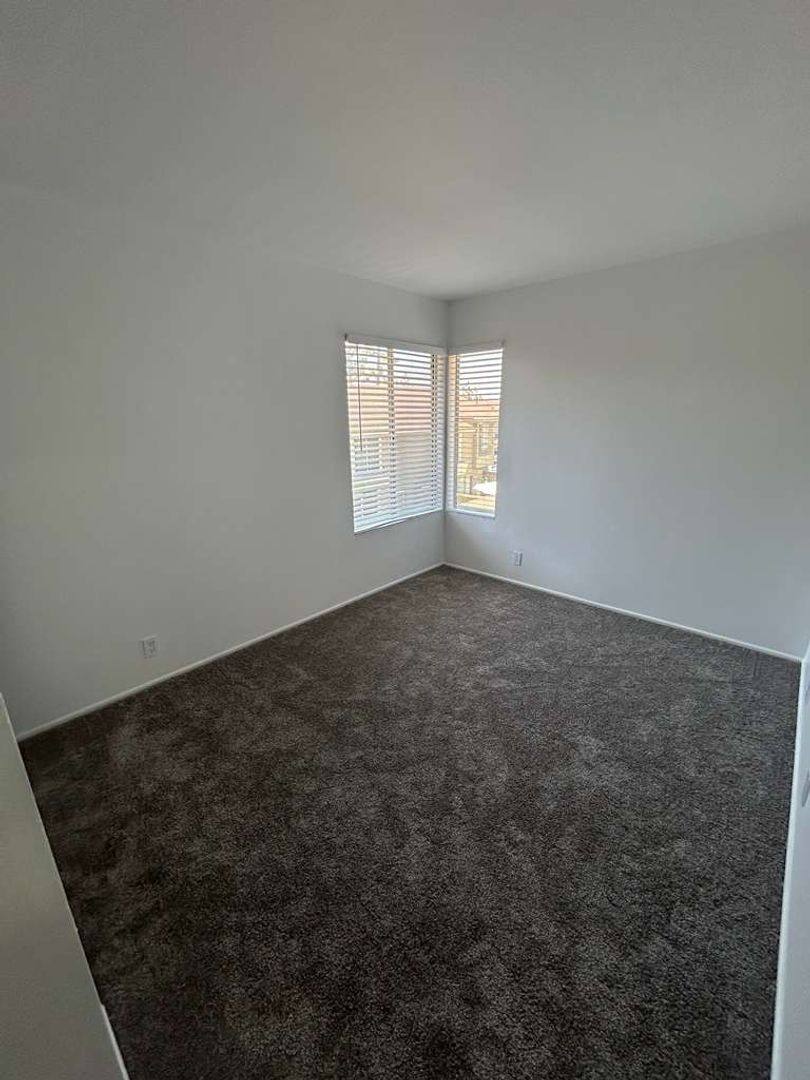 Townhouse for rent at 6867 Bear River Row, San Diego, CA 92139