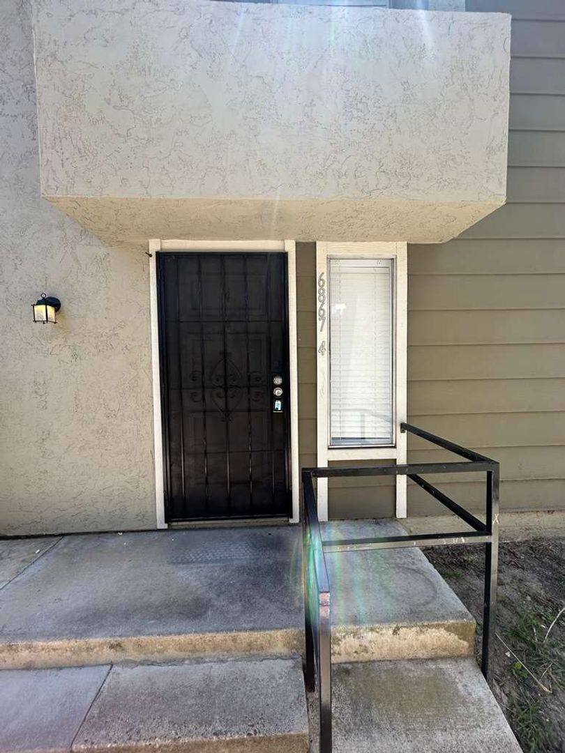 Townhouse for rent at 6867 Bear River Row, San Diego, CA 92139
