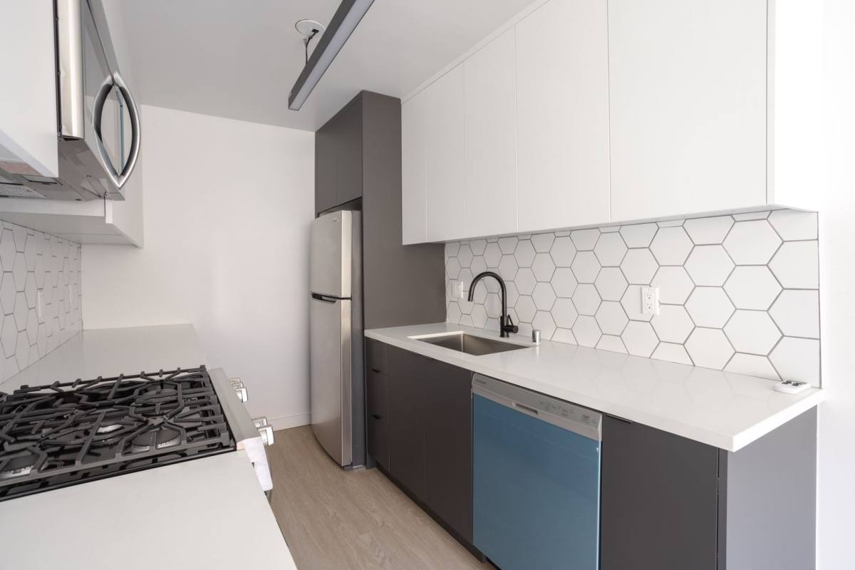 Apartment for rent at 725 Hayworth Ave, Los Angeles, CA 90046