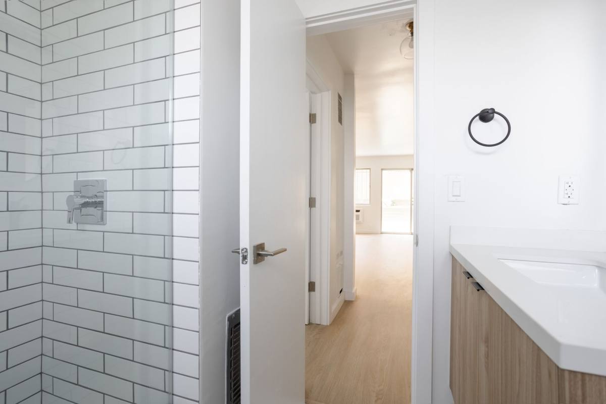 Apartment for rent at 725 Hayworth Ave, Los Angeles, CA 90046