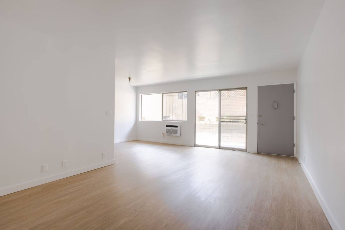 Apartment for rent at 725 Hayworth Ave, Los Angeles, CA 90046