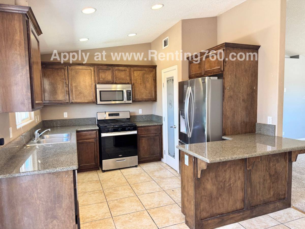 House for rent at 5575 Encelia Dr, Twentynine Palms, CA 92277