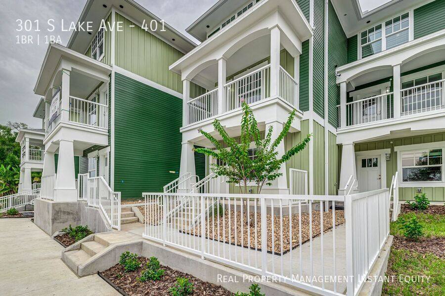 Townhouse for rent at 301 S Lake Ave, Lakeland, FL 33801