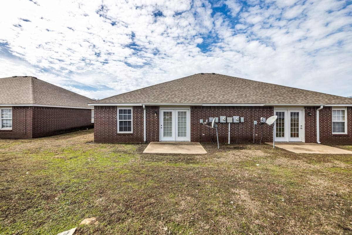 Apartment for rent at 2805 Trailwood Dr, Claremore, OK 74017