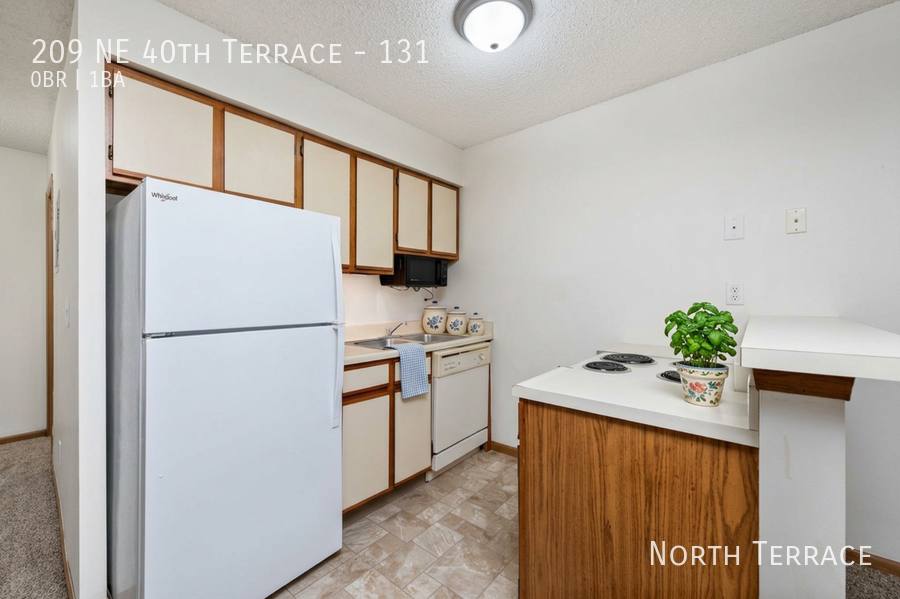 Apartment for rent at 209 NE 40th Terrace, Kansas City, MO 64116