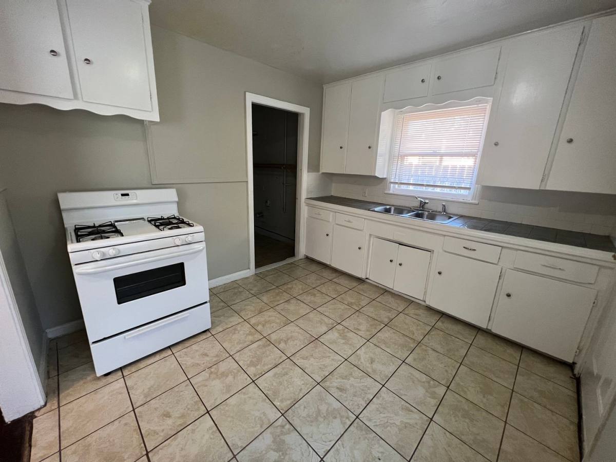 House for rent at 222 Ruslee St, La Marque, TX 77568