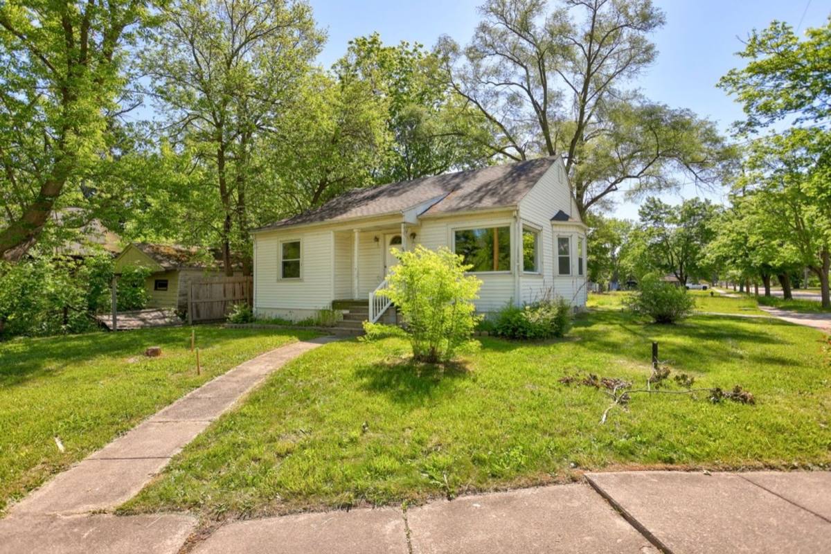 House for rent at 332 Bullock St, Saginaw, MI 48602