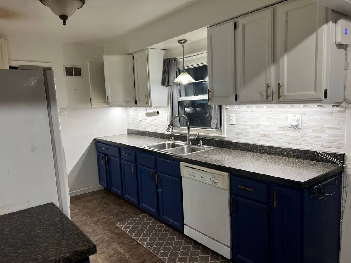 House for rent at 1020 S Rock Hill Rd, Saint Louis, MO 63119