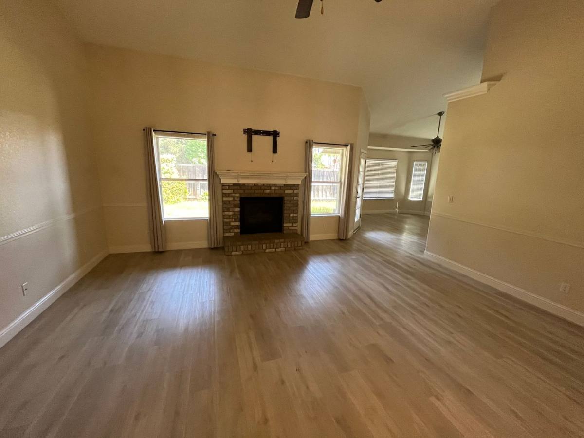 House for rent at 6237 W Damsen Court, Visalia, CA 93291