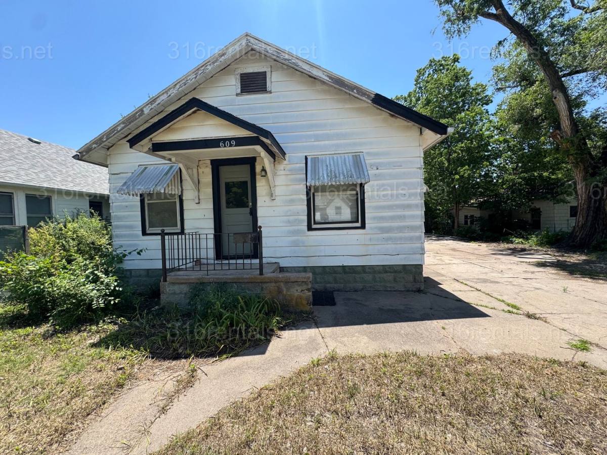 House for rent at 609 SE 4th St, Newton, KS 67114