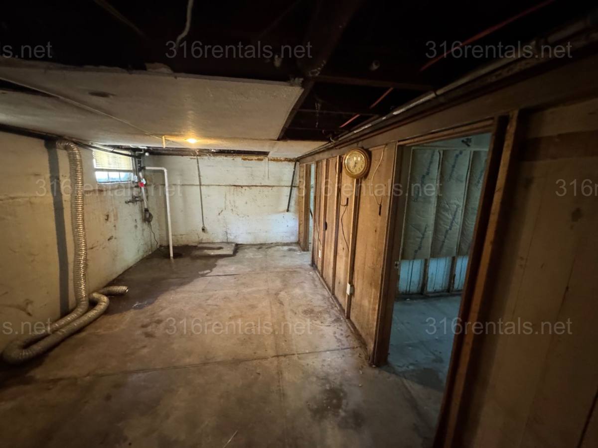 House for rent at 609 SE 4th St, Newton, KS 67114
