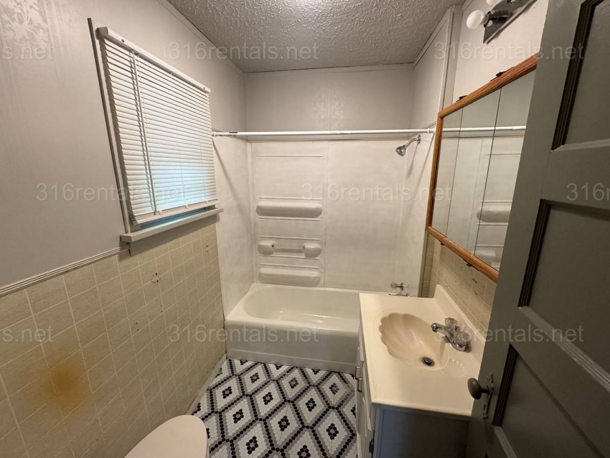 House for rent at 609 SE 4th St, Newton, KS 67114