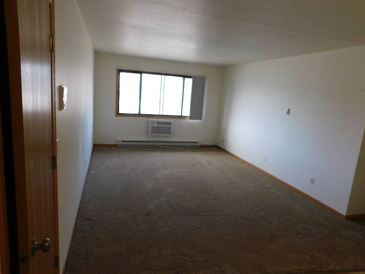 Apartment for rent at 625-627 S River Rd, West Bend, WI 53095