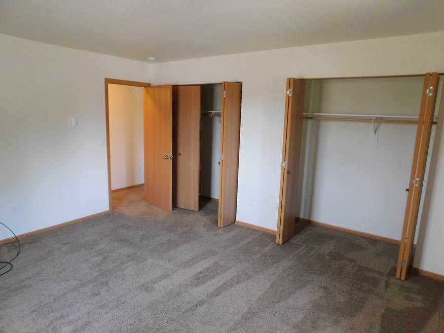 Apartment for rent at 625-627 S River Rd, West Bend, WI 53095