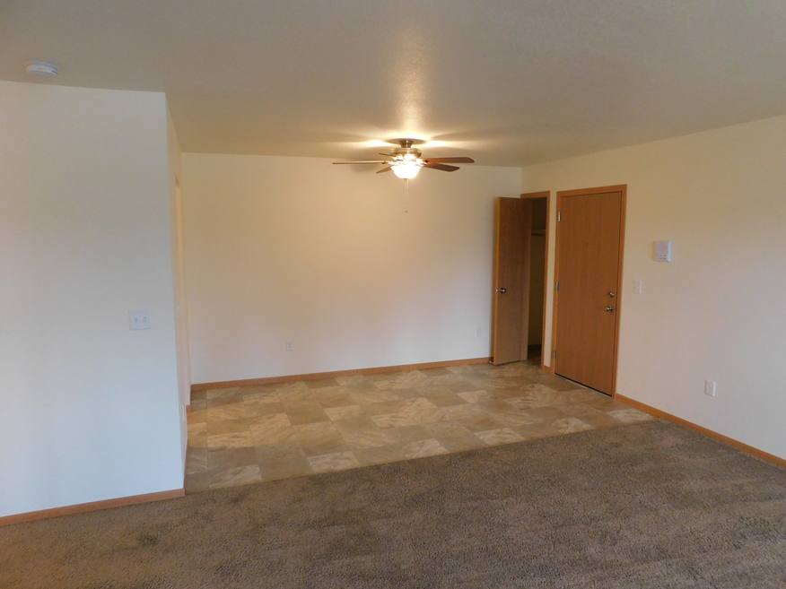 Apartment for rent at 625-627 S River Rd, West Bend, WI 53095