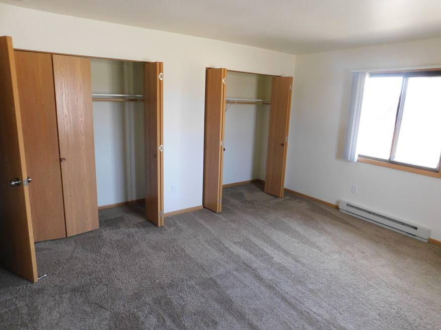Apartment for rent at 625-627 S River Rd, West Bend, WI 53095