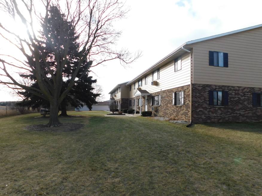 Apartment for rent at 625-627 S River Rd, West Bend, WI 53095