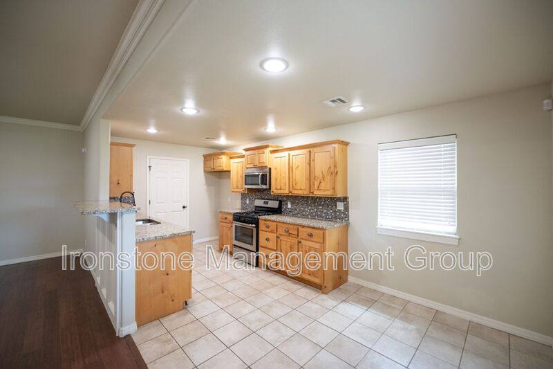 House for rent at 120 W Dogwood St, Skiatook, OK 74070