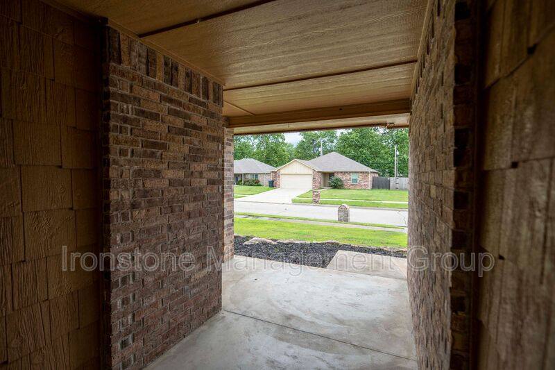 House for rent at 120 W Dogwood St, Skiatook, OK 74070