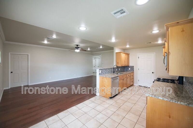 House for rent at 120 W Dogwood St, Skiatook, OK 74070