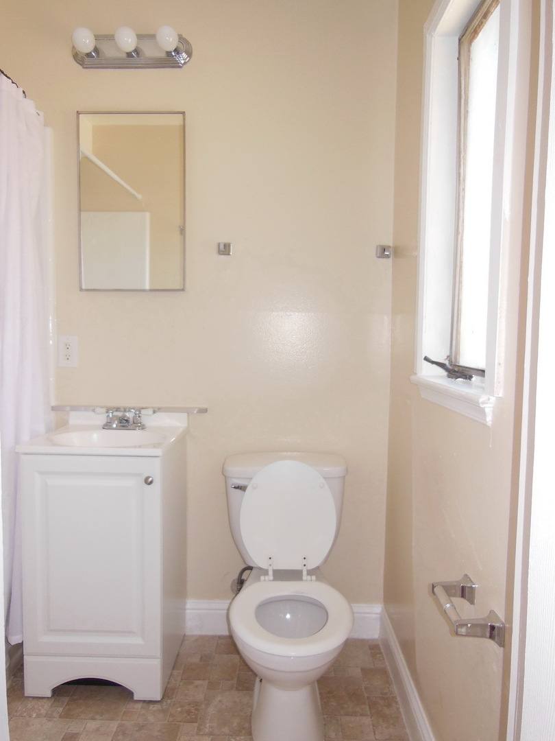 Apartment for rent at 407-425 Chestnut St, Redwood City, CA 94063