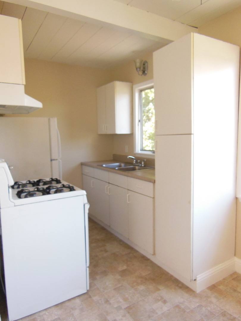 Apartment for rent at 407-425 Chestnut St, Redwood City, CA 94063
