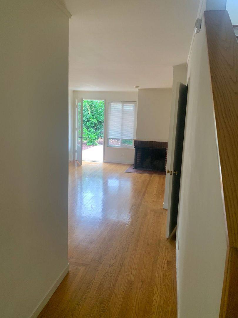 Apartment for rent at 328 Waverley St, Menlo Park, CA 94025