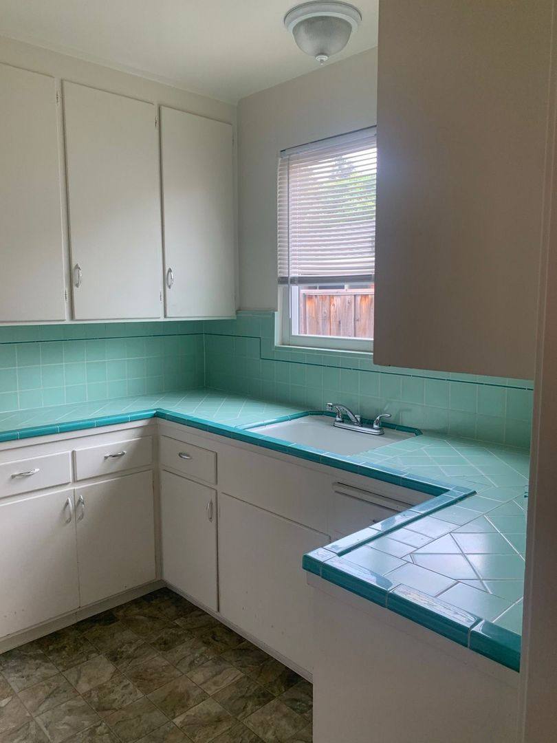 Apartment for rent at 328 Waverley St, Menlo Park, CA 94025