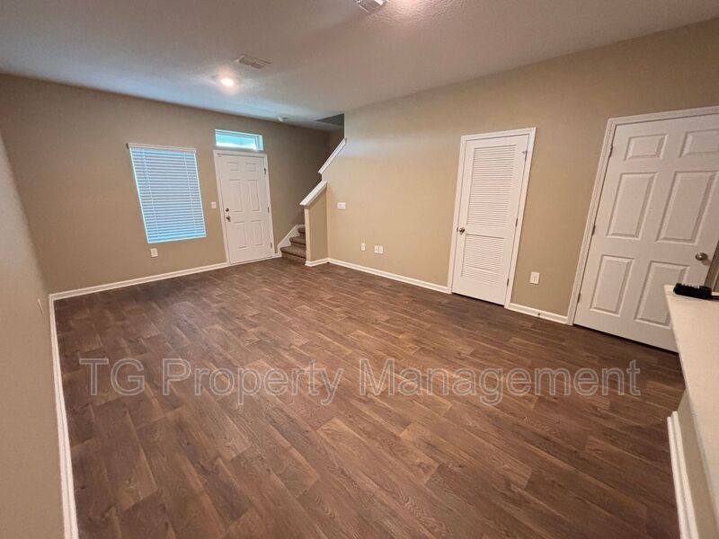 Townhouse for rent at 903 Rivertree Place, Middleburg, FL 32068