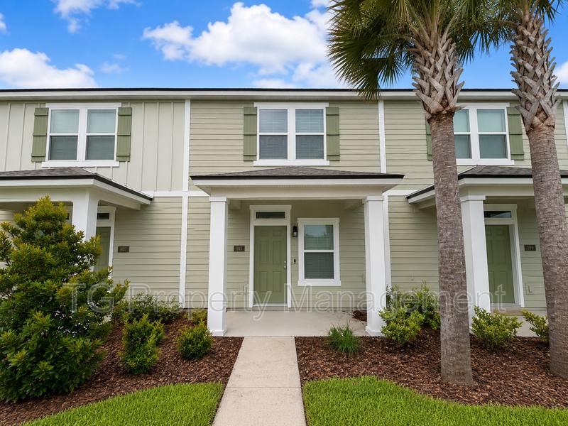 Townhouse for rent at 903 Rivertree Place, Middleburg, FL 32068