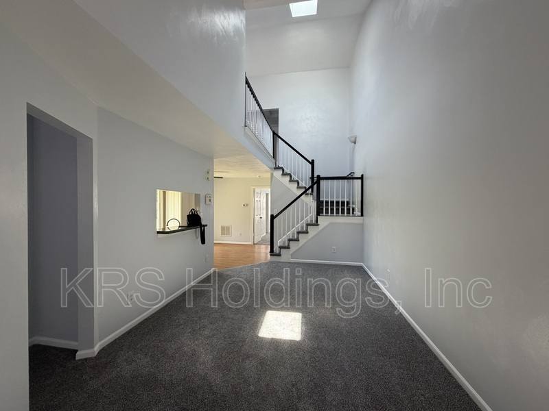Townhouse for rent at 128 Majestic Dr N, Suffolk, VA 23434