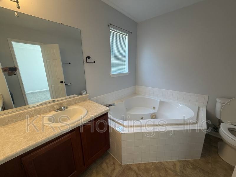 Townhouse for rent at 128 Majestic Dr N, Suffolk, VA 23434