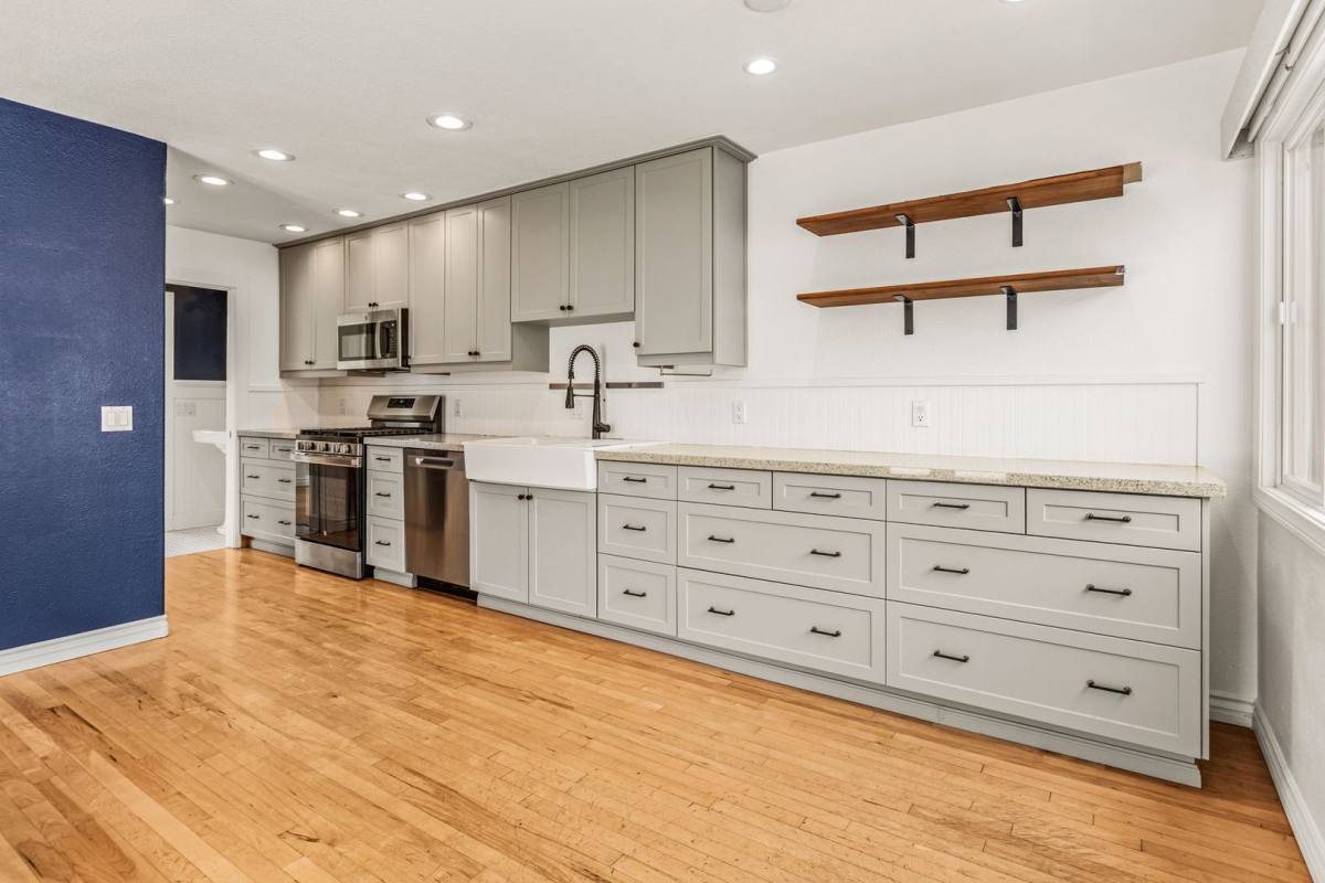 Townhouse for rent at 4866 Santa Cruz Ave, San Diego, CA 92107