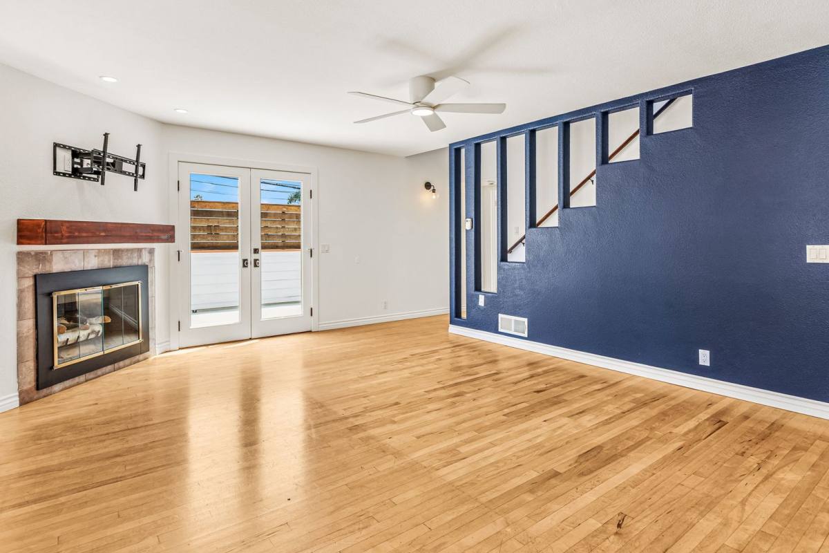 Townhouse for rent at 4866 Santa Cruz Ave, San Diego, CA 92107