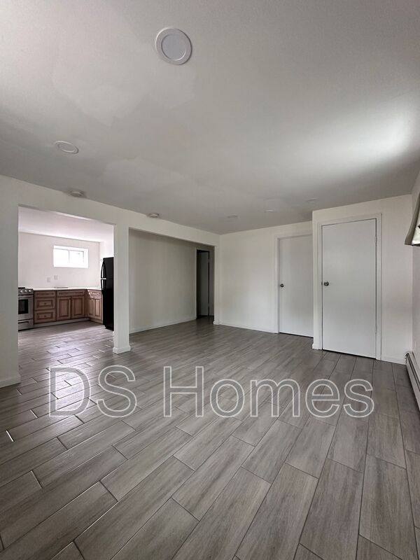 Apartment for rent at 34 Elizabeth Ave, Hempstead, NY 11550