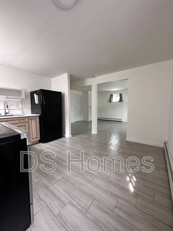 Apartment for rent at 34 Elizabeth Ave, Hempstead, NY 11550
