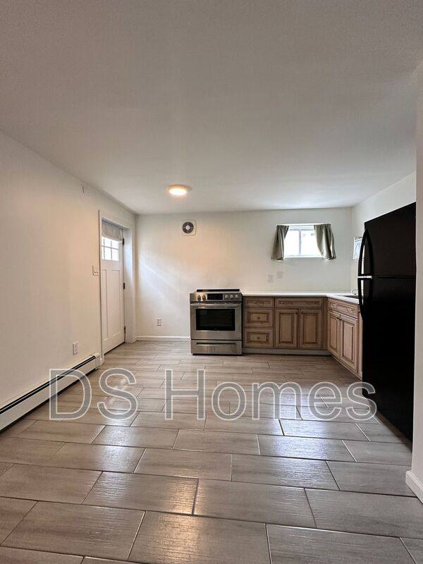 Apartment for rent at 34 Elizabeth Ave, Hempstead, NY 11550