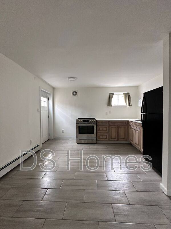 Apartment for rent at 34 Elizabeth Ave, Hempstead, NY 11550