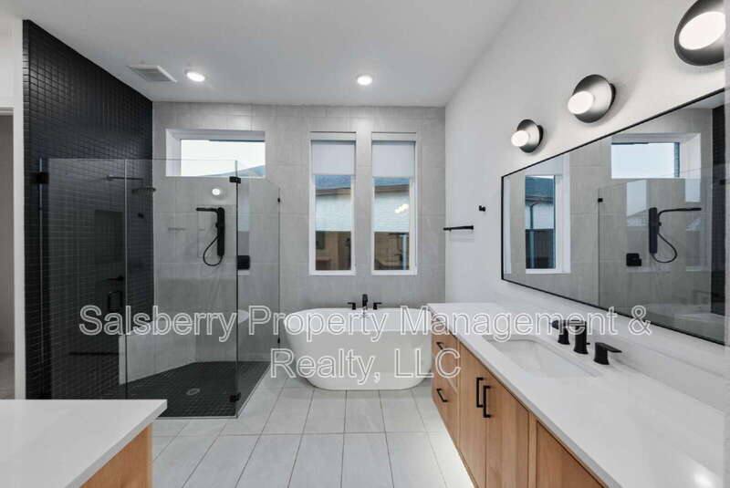 House for rent at 1790 Coopers Hawk Dr, Arlington, TX 76005