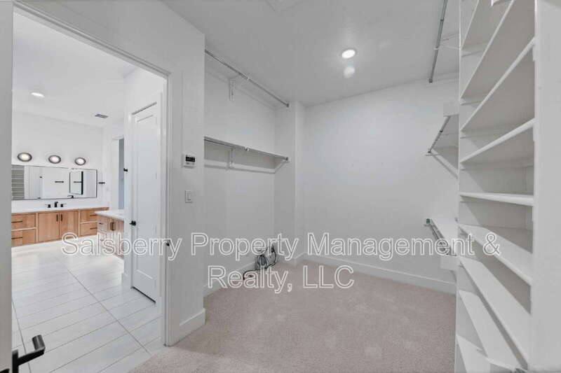 House for rent at 1790 Coopers Hawk Dr, Arlington, TX 76005