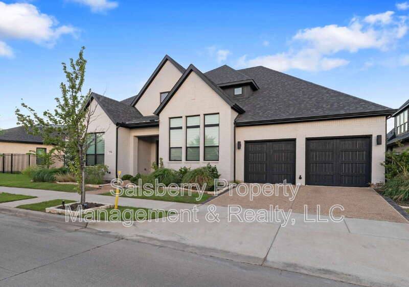 House for rent at 1790 Coopers Hawk Dr, Arlington, TX 76005