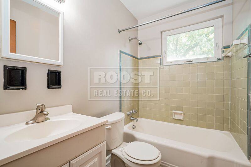 Apartment for rent at 2010 Elmwood Ave #C, Columbus, OH 43212