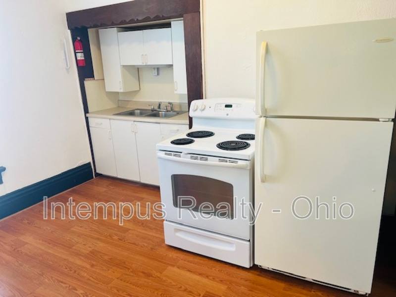 Apartment for rent at 244 N Washington St #2, Delaware, OH 43015