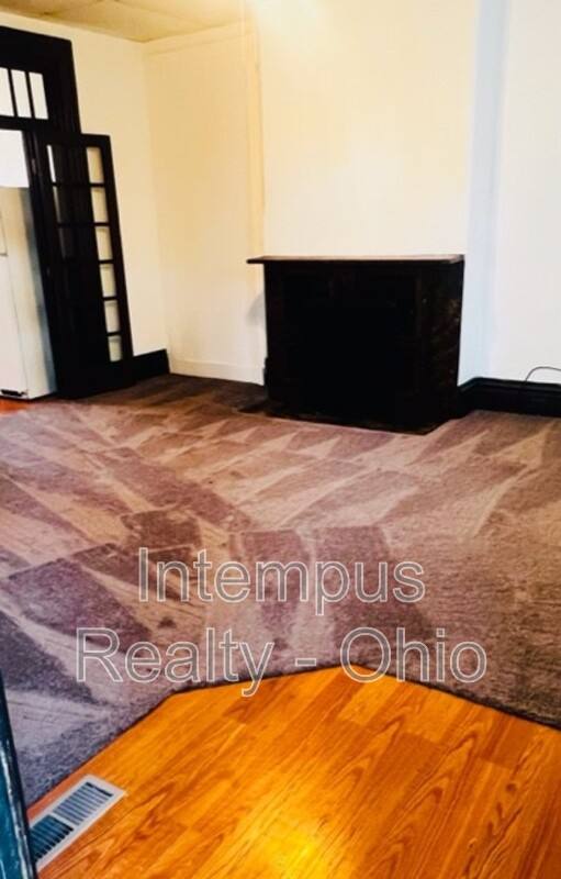 Apartment for rent at 244 N Washington St #2, Delaware, OH 43015