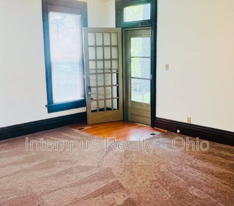 Apartment for rent at 244 N Washington St #2, Delaware, OH 43015