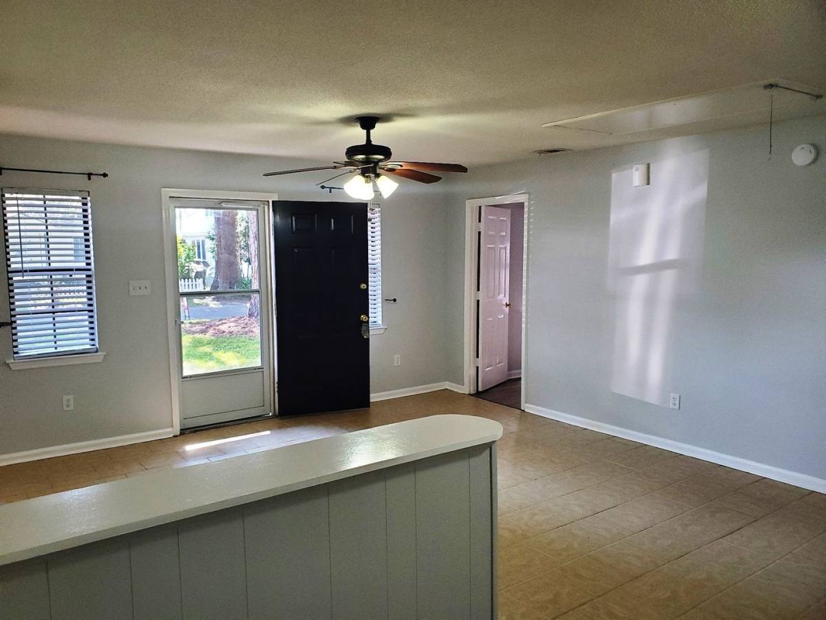 House for rent at 104 Holcomb St, Savannah, GA 31406
