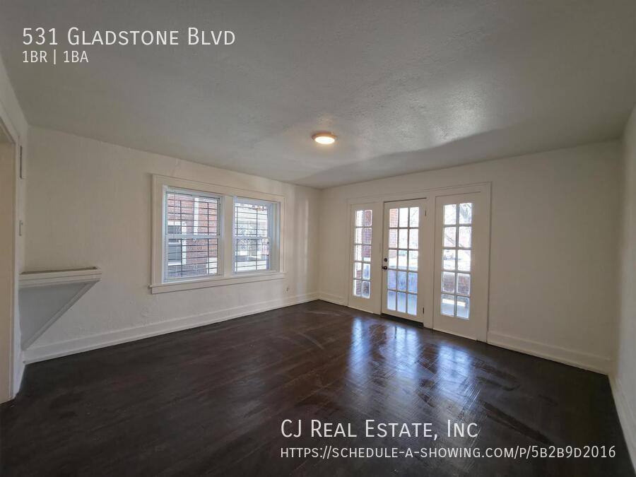 Apartment for rent at 531 Gladstone Blvd, Kansas City, MO 64124